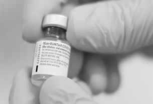 英监管机构：有显著过敏史者勿接种在用新冠疫苗