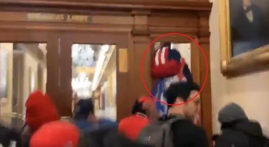 特朗普女支持者国会被枪杀