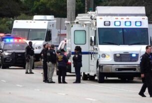 2月2日，据福克斯新闻报道，当日凌晨，数名联邦调查局探员在佛罗里达州劳德代尔堡地区执行任务时与嫌疑人发生枪战，造成至少2名探员死亡，多人受伤。