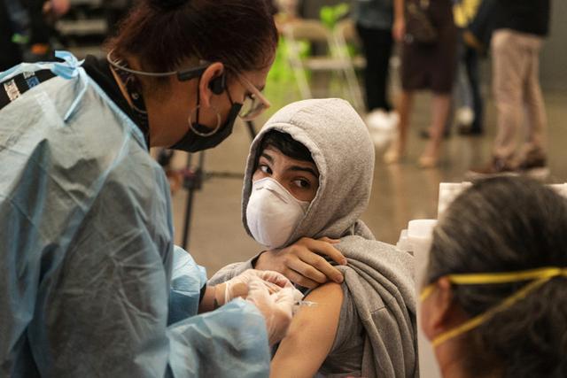荒唐！佛州一学校竟要求接种疫苗学生隔离30天，以防“传染别人”