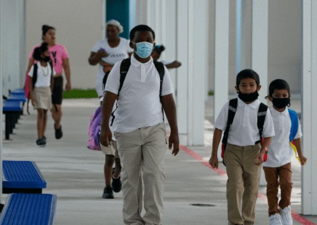 法官否决了对佛罗里达州学校戴口罩禁令的挑战
